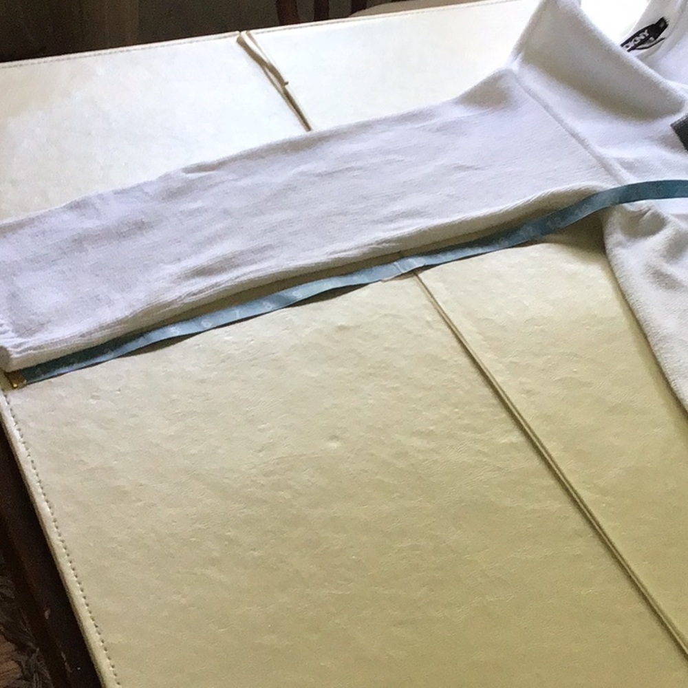 #Dkny Sweater - image 7